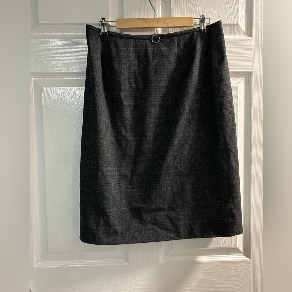 Signature by Larry Levine Size 14 Formal skirt Business Office Siren Beautiful